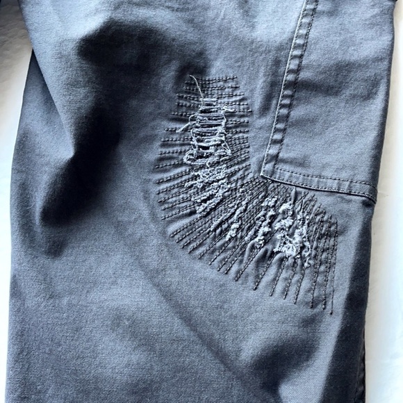 ATM Stretch Cotton Distressed Cargo Pants - Picture 15 of 16